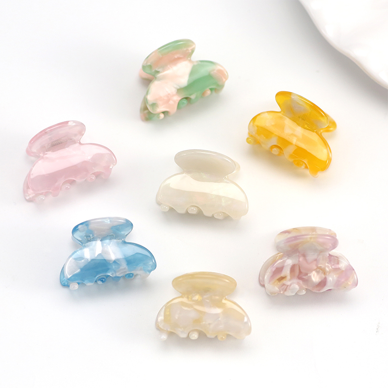 Short And Smooth Teeth Acetate Hair Claw Clip