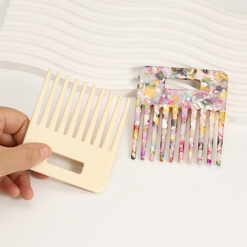 Wide Teeth Acetate Comb With Square Opening