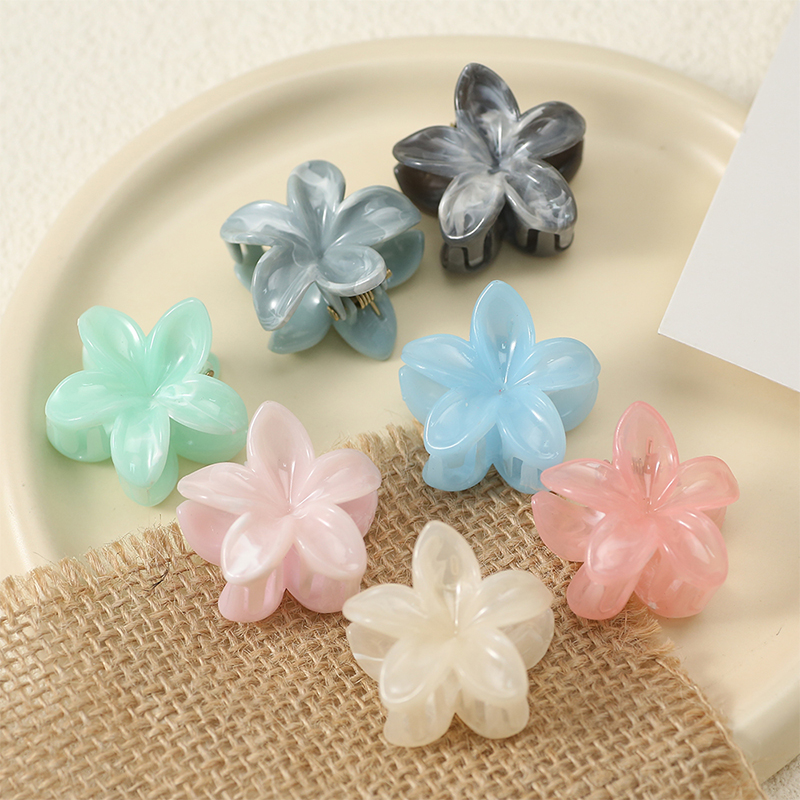 Smooth Plumeria Marble Injected Plastic Hair Claw Clip