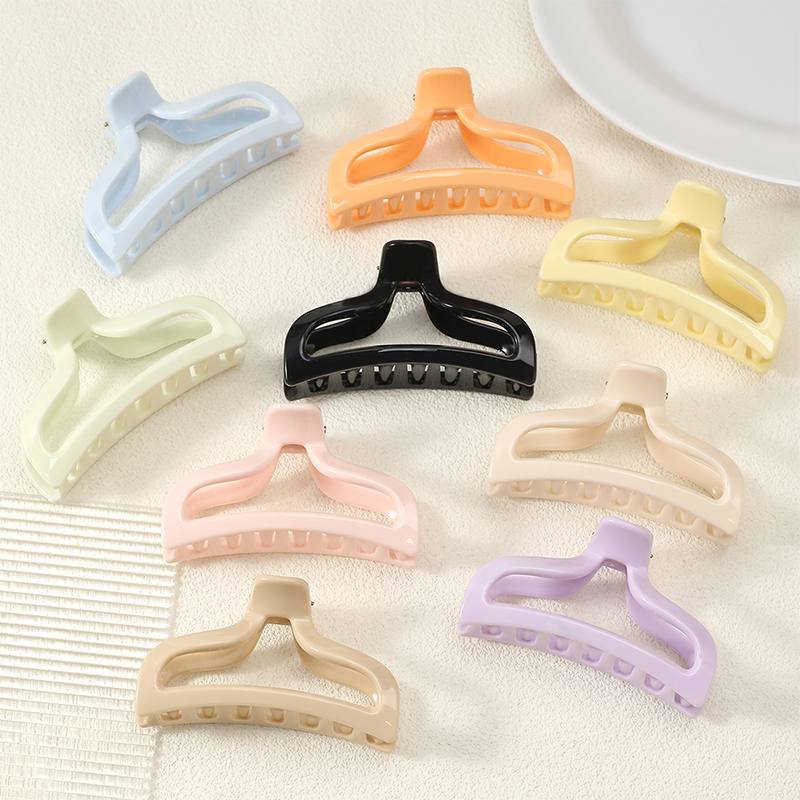 Fishtail Injected Plastic Hair Claw Clip