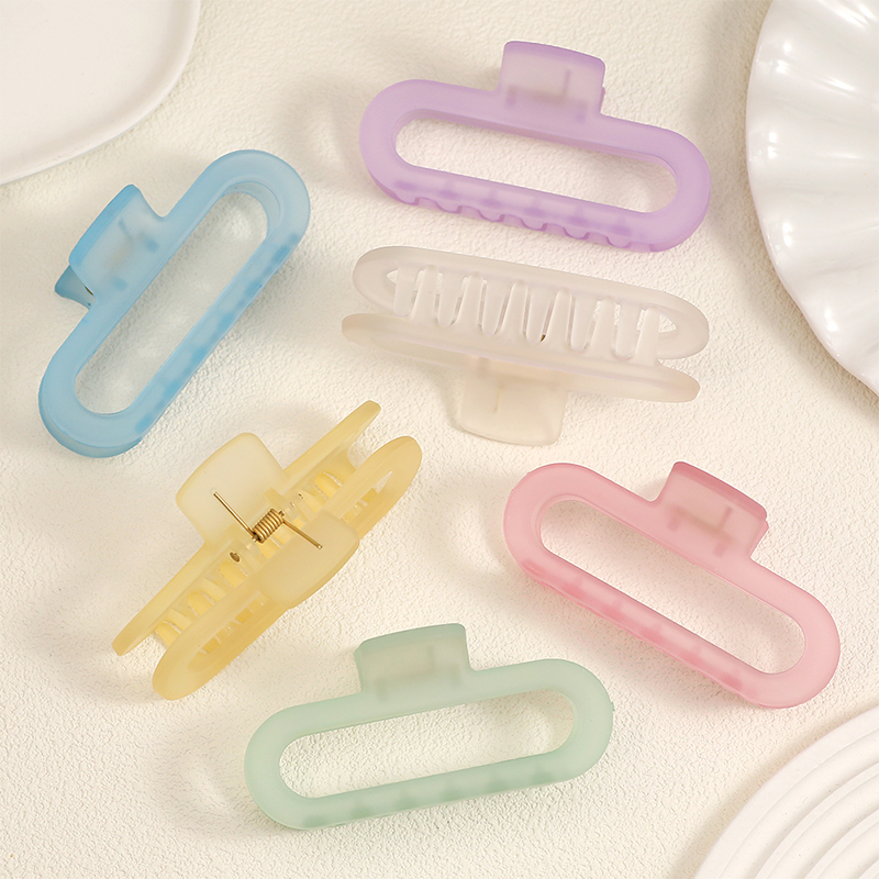 Oval Injected Plastic Hair Claw Clip