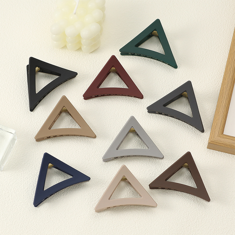 Triangular Hollow Eraser Injected Plastic Hair Claw Clip