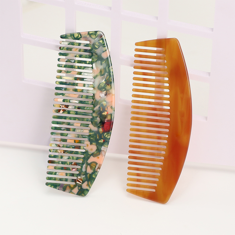 Symmetrical And Simple Acetate Comb