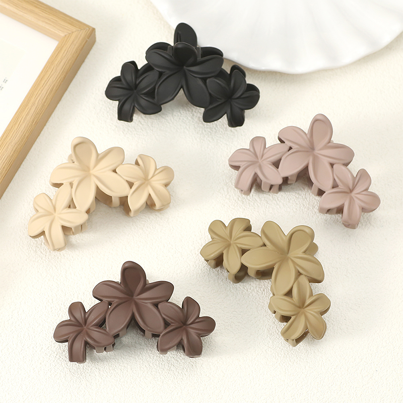 Three Flowers Injected Plastic Hair Claw Clip
