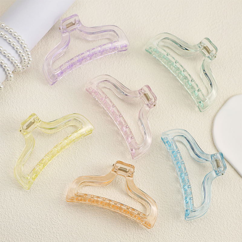 Fishtail Injected Plastic Hair Claw Clip
