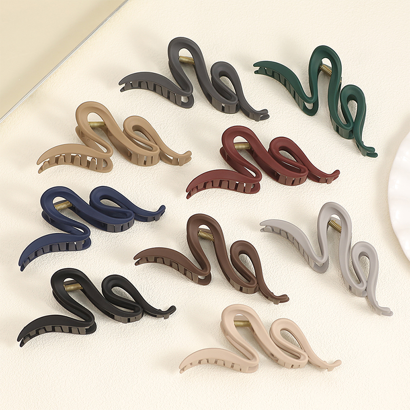 Snake Injected Plastic Hair Claw Clip