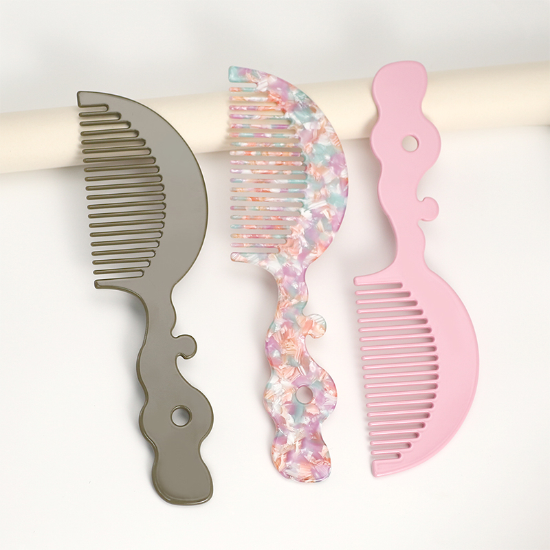 Irregular Handle Acetate Comb