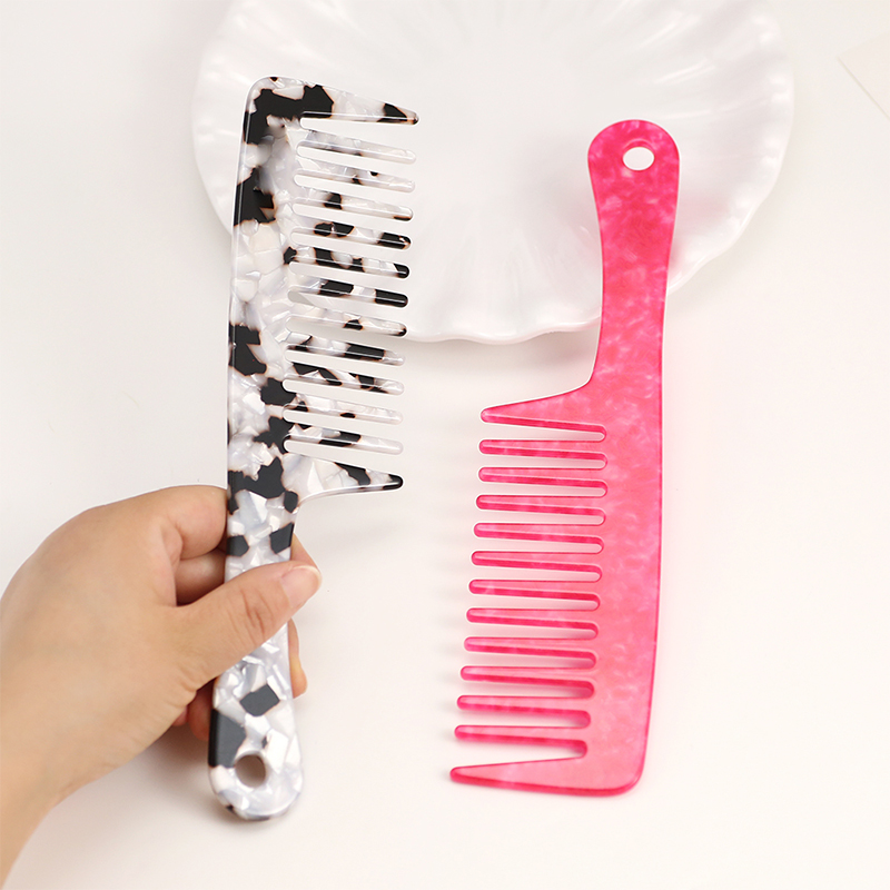 Large Classic Style Acetate Comb