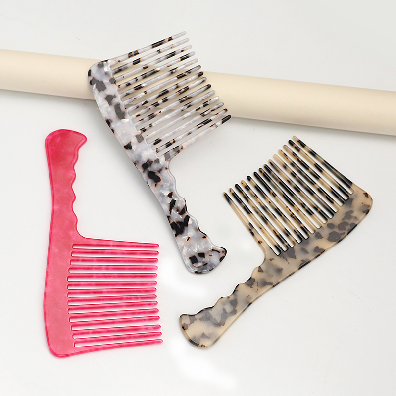 Wide Fan Acetate Comb