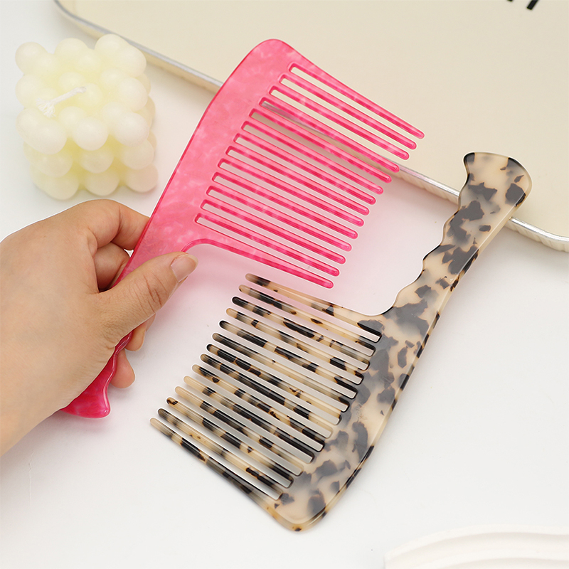Wide Fan Acetate Comb