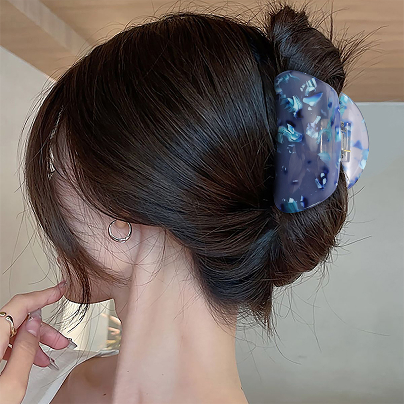 Small Stylish And Shiny Acetate Hair Claw Clip