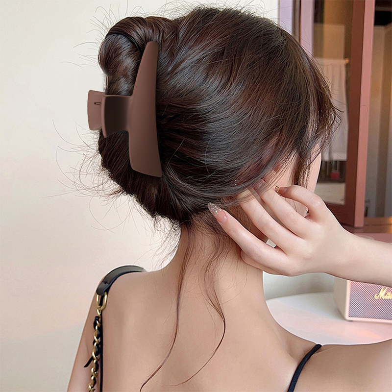 One Line Large Tilting Injection Plastic Hair Claw Clip