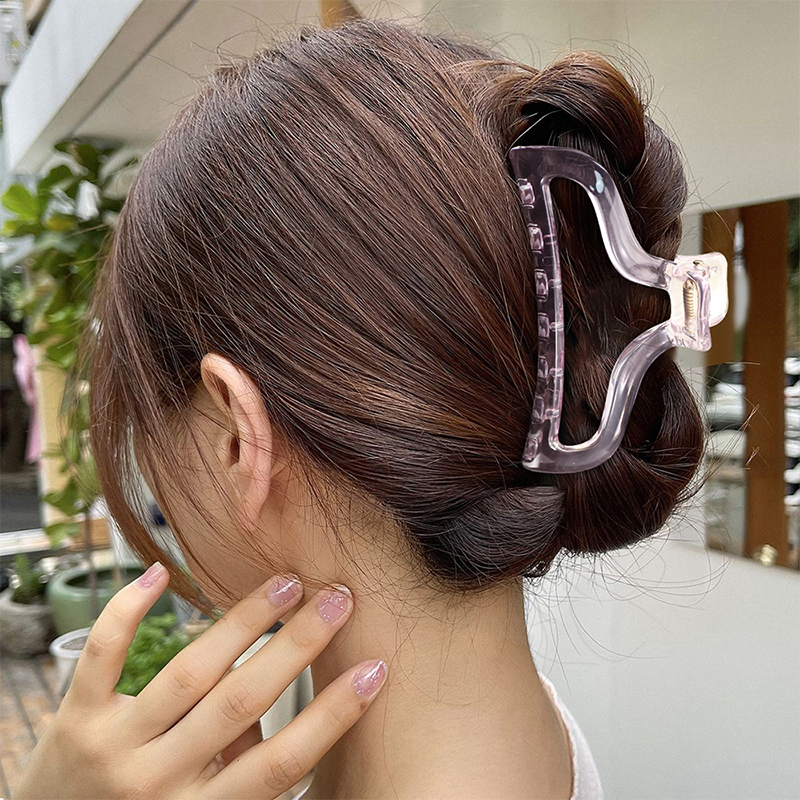 Fishtail Injected Plastic Hair Claw Clip