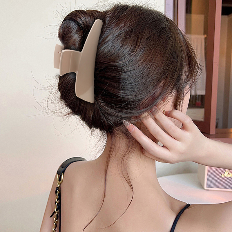 One Line Large Tilting Injection Plastic Hair Claw Clip