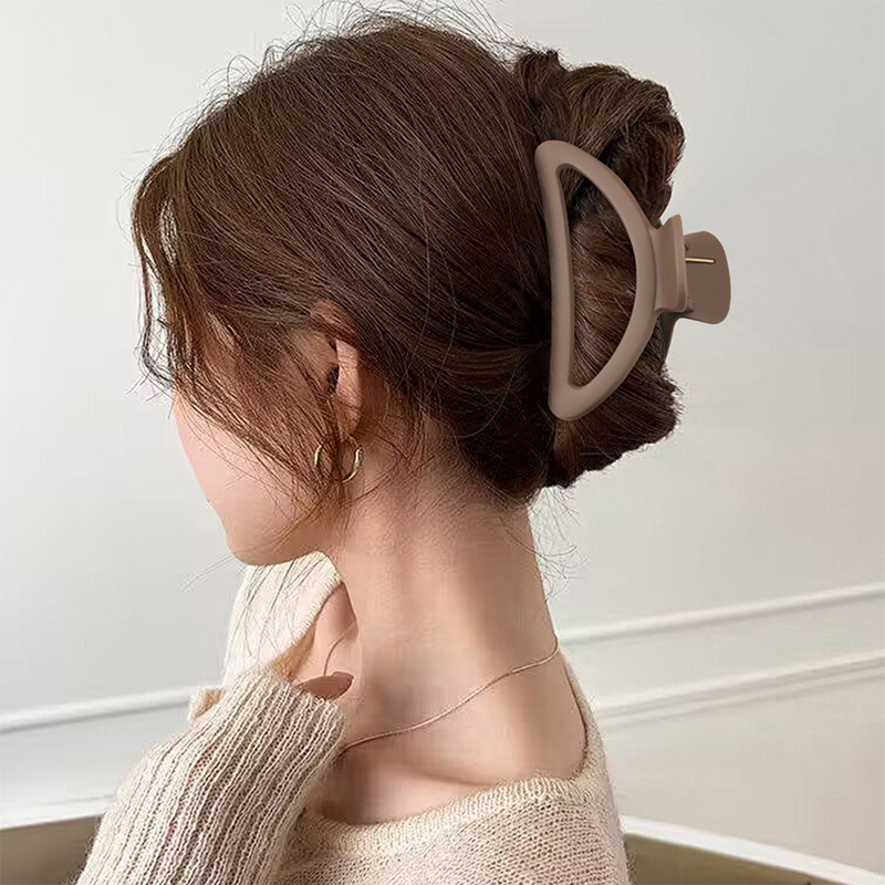 Semicircular Hollow Injected Plastic Hair Claw Clip