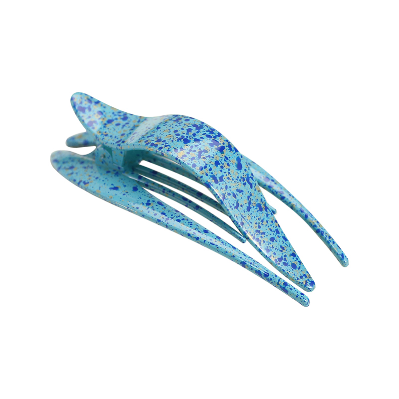 Dovetail clip with plastic clip for injected hair claw