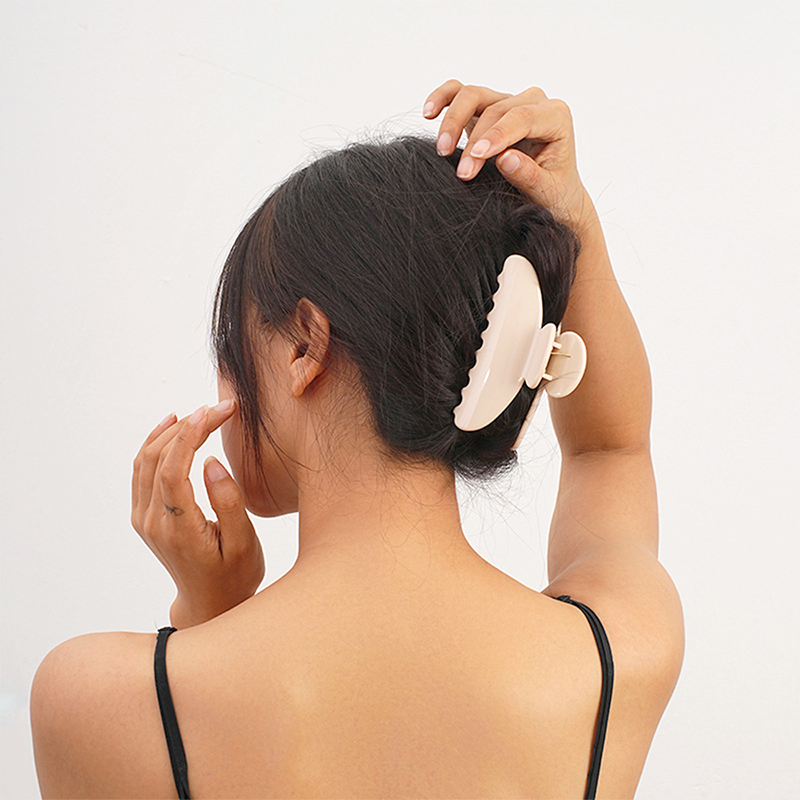 Small Sector Injected Plastic Hair Claw Clip