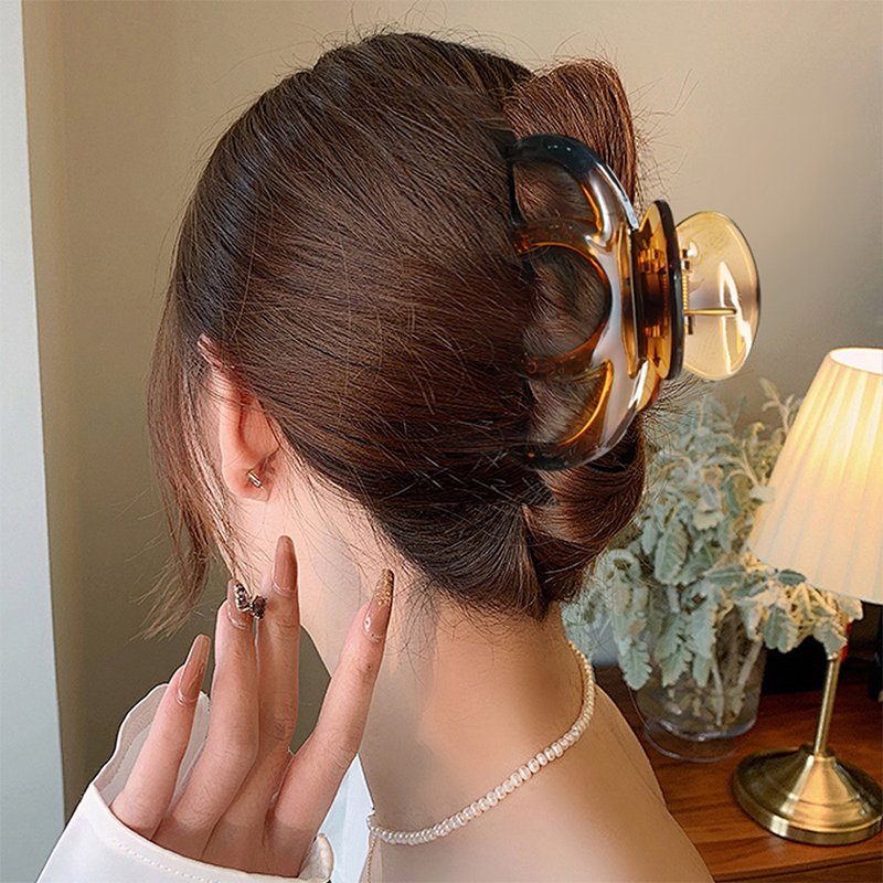 Seven-Claw Shape Injected Plastic Hair Claw Clip